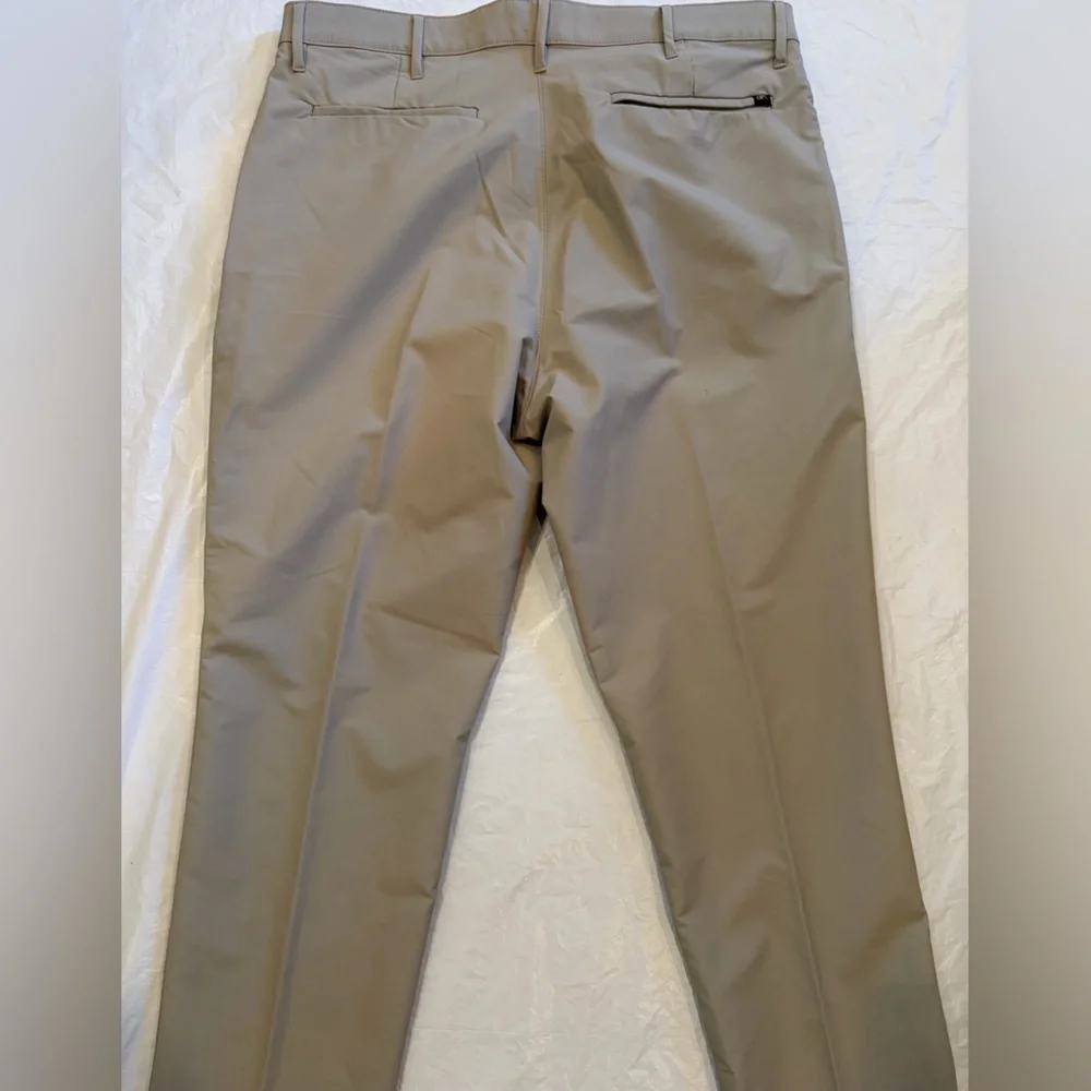 Banana Republic Pants Men's 36x29 Tan Microfiber Quick Dry